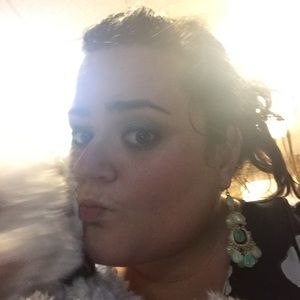 Meet your Posher, Kassie